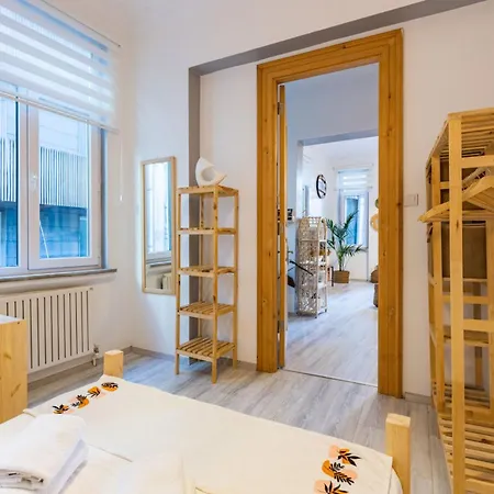 Apartmán Urban Balcony Retreat- Near Galata Metro