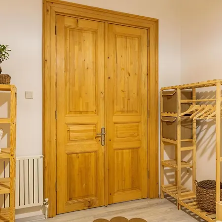 Urban Balcony Retreat- Near Galata Metro Istanbul