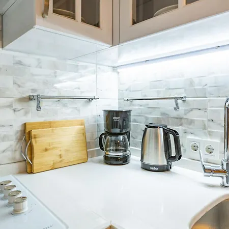 Urban Balcony Retreat- Near Galata Metro