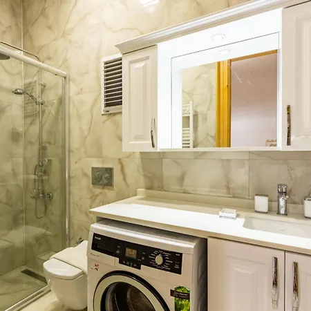 Urban Balcony Retreat- Near Galata Metro