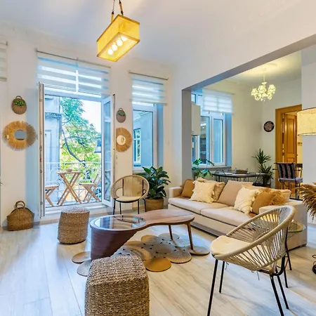 Apartmán Urban Balcony Retreat- Near Galata Metro